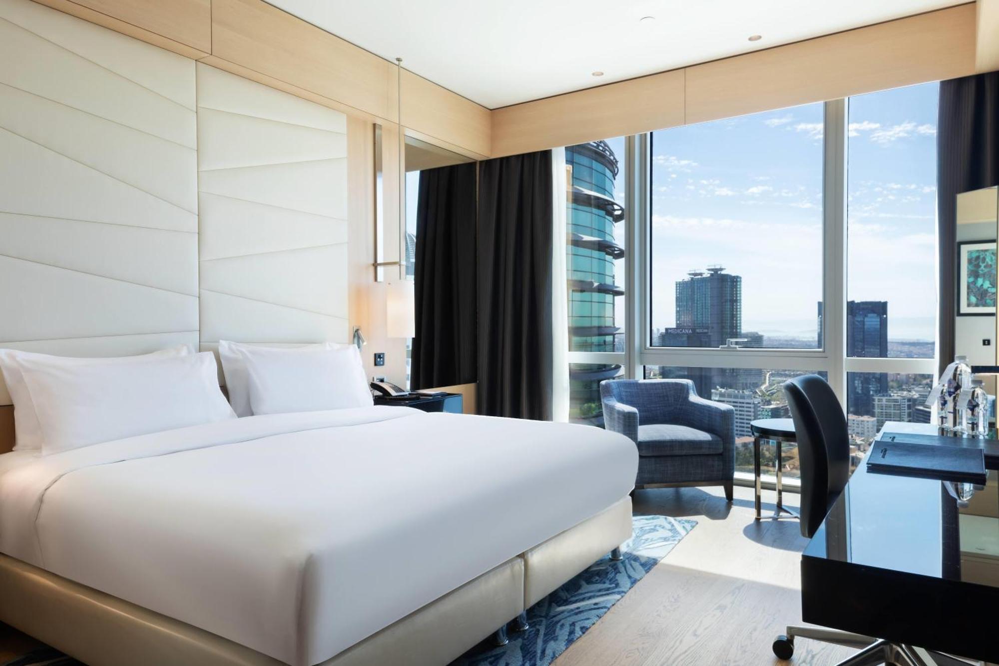 Wyndham Grand Istanbul Levent Hotel & Conference Center — Photos 1